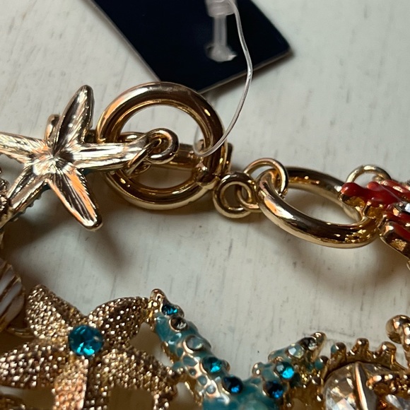 Beautiful bracelet. One size fits most. - Picture 4 of 5